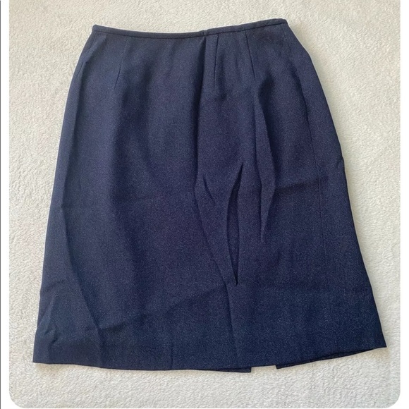 Tahari Dresses & Skirts - VTG Tahari Classics Knee Length Straight Pencil Skirt Blue Size 6 USA Made
